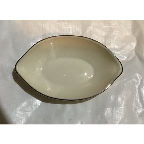 Lenox Montclair Ivory with Platinum Edge Ash Tray Vintage - Picture 1 of 2